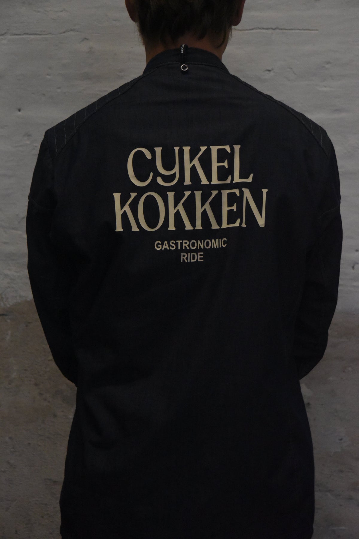 Cykelkokken kokkejakke – broderi nærbillede